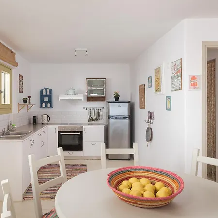 فيلة Kastella Sunset Three *