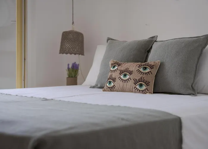 فيلة Kastella Sunset Three *